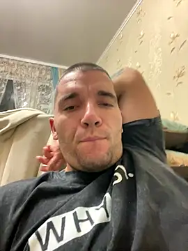 Snapshot of BadBoy_92 chatting on 11-30-25, 03:16 BadBoy 92 online show from 11-30-25, 03:16