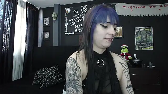 Snapshot of Goddess_Mortem chatting on 12-31-24, 04:04 Goddess Mortem online show from 12-31-24, 04:04