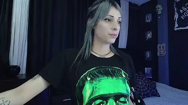 Snapshot of Goddess_Mortem chatting on 11-17-25, 11:32 Goddess Mortem online show from 11-17-25, 11:32