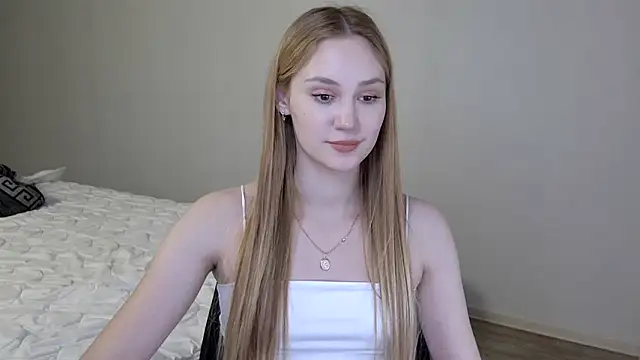 Snapshot of Layla001 chatting on 01-15-25, 09:13 Layla001 online show from 01-15-25, 09:13