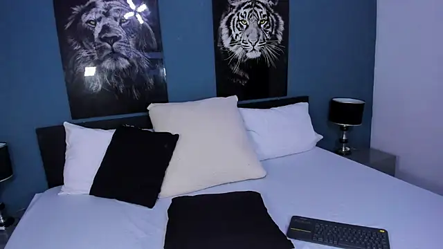 Liana Bernocchi online show from 02-26-25, 08:00