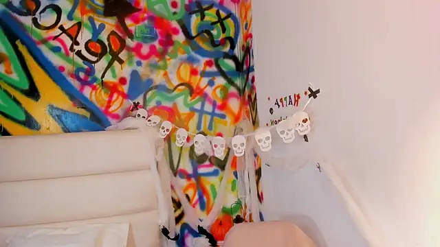 Liana Bernocchi online show from 10-10-25, 10:53