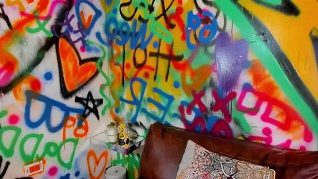 Liana Bernocchi online show from 01-07-26, 08:11