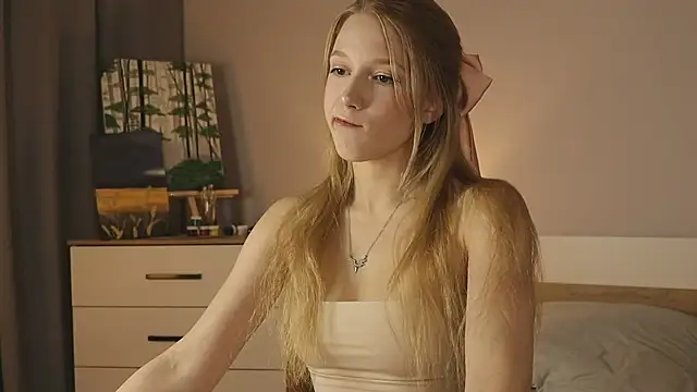 AliceLebel online show from 11-28-25, 03:36