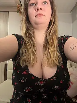 emerieskye20 online show from 02-06-26, 06:44