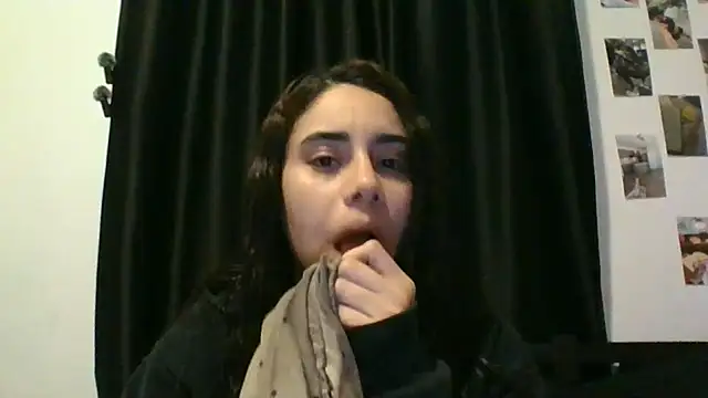 catrinasexy19 online show from 03-20-25, 10:29