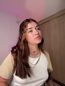 Snapshot of JoselinFlower_ chatting on 12-04-24, 06:33 JoselinFlower online show from 12-04-24, 06:33