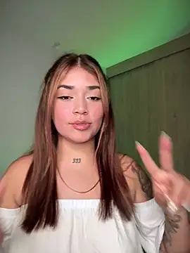 Snapshot of JoselinFlower_ chatting on 12-13-24, 04:22 JoselinFlower online show from 12-13-24, 04:22