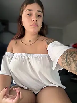 Snapshot of JoselinFlower_ chatting on 03-02-25, 08:40 JoselinFlower online show from 03-02-25, 08:40