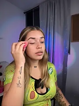 Snapshot of JoselinFlower_ chatting on 11-21-25, 01:59 JoselinFlower online show from 11-21-25, 01:59