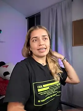 Snapshot of JoselinFlower_ chatting on 11-29-25, 02:03 JoselinFlower online show from 11-29-25, 02:03