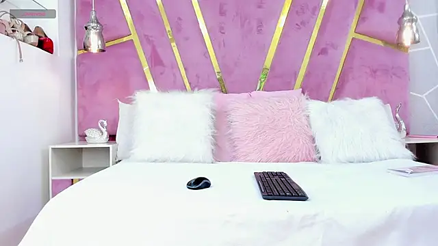 LeeMei  online show from 01-13-25, 07:42