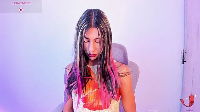 sofiaa grey  online show from 11-16-25, 01:06