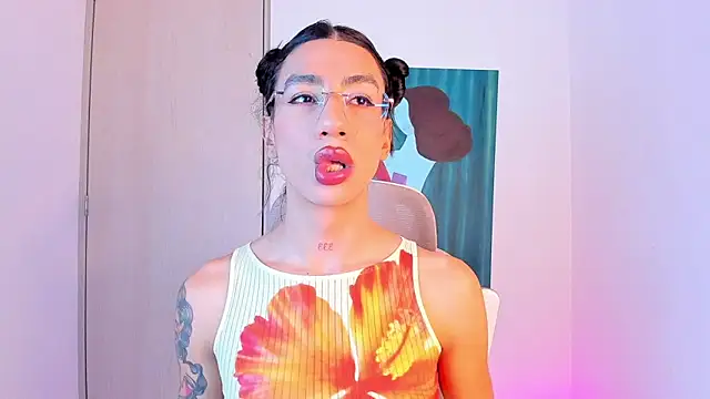 sofiaa grey  online show from 03-02-26, 12:56