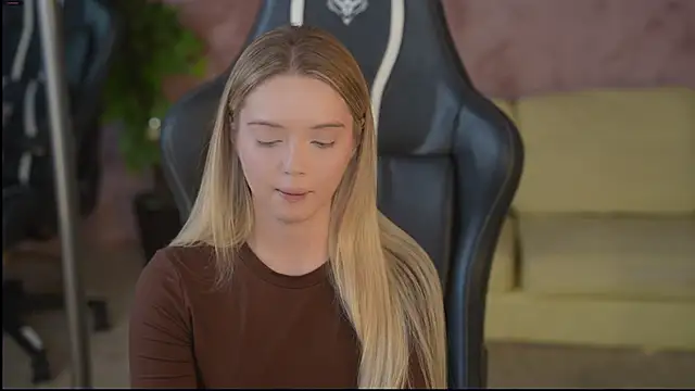 Cassy-Celestial  online show from 11-04-25, 08:35