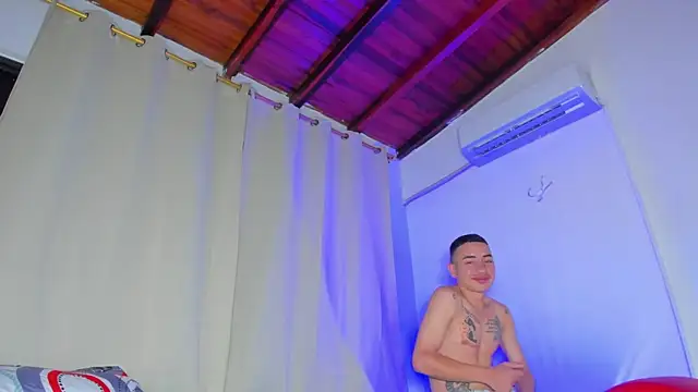 Snapshot of sensual_euphoria chatting on 01-30-25, 05:39 sensual euphoria online show from 01-30-25, 05:39