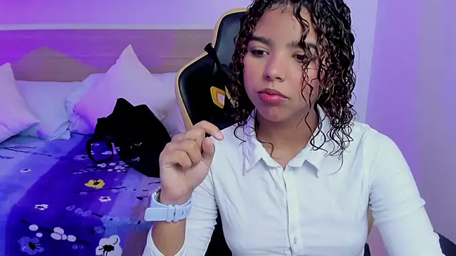 Snapshot of aurora_rodriguez chatting on 01-04-25, 12:27 aurora rodriguez online show from 01-04-25, 12:27