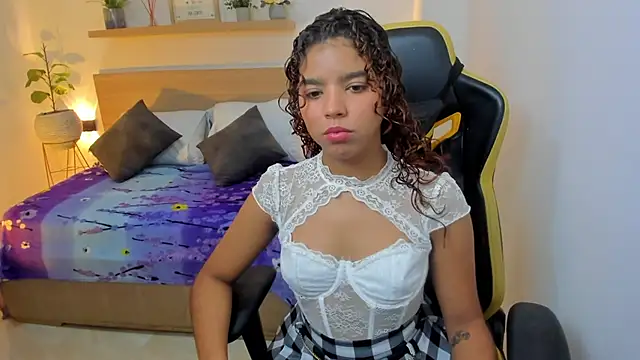Snapshot of aurora_rodriguez chatting on 02-07-25, 12:06 aurora rodriguez online show from 02-07-25, 12:06
