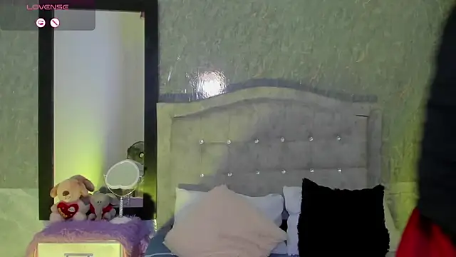 Snapshot of aurora_rodriguez chatting on 03-23-25, 12:47 aurora rodriguez online show from 03-23-25, 12:47