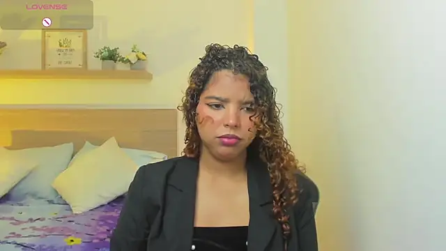 Snapshot of aurora_rodriguez chatting on 09-27-25, 12:32 aurora rodriguez online show from 09-27-25, 12:32