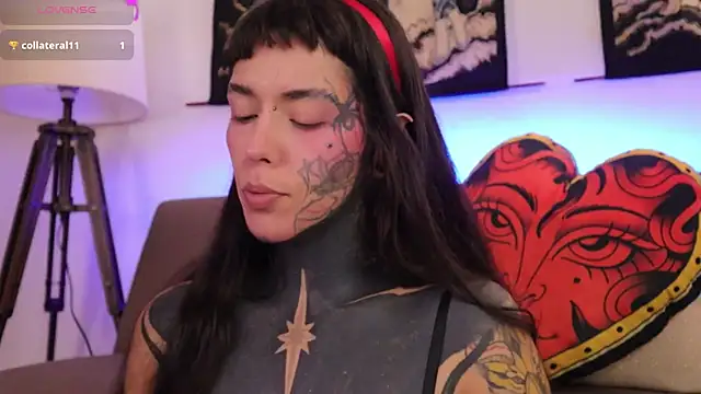 SylveonFox online show from 11-10-25, 05:34