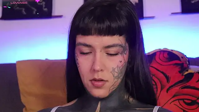 SylveonFox online show from 11-21-25, 10:25