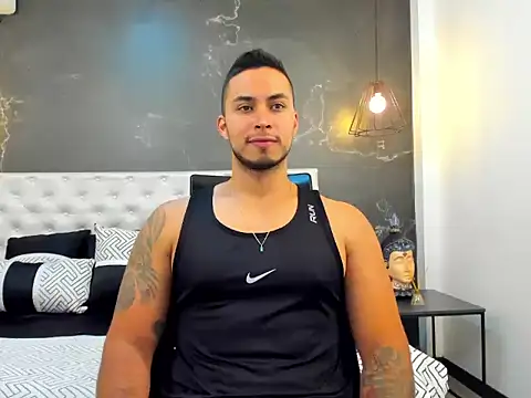 Snapshot of Juan_muscle chatting on 11-09-25, 05:33 Juan muscle online show from 11-09-25, 05:33