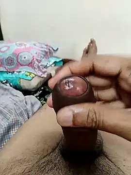 Snapshot of AUNTY1984 chatting on 09-11-25, 06:02 AUNTY1984 online show from 09-11-25, 06:02