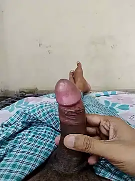 Snapshot of AUNTY1984 chatting on 09-18-25, 08:16 AUNTY1984 online show from 09-18-25, 08:16