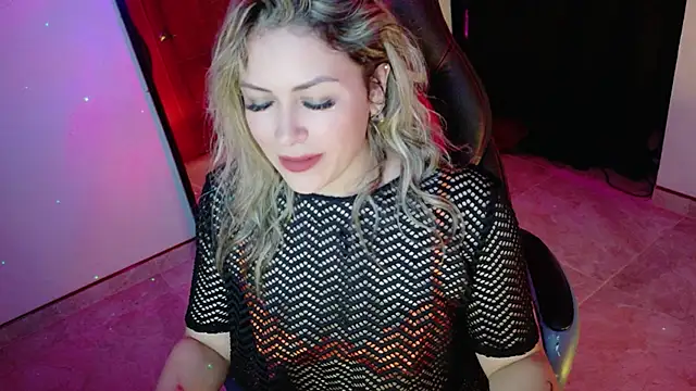 Natalia Montoya online show from 11-24-25, 01:38