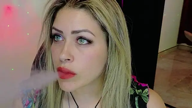 Natalia Montoya online show from 11-30-25, 05:50