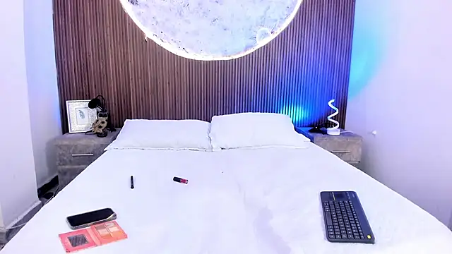 LaurenSnow online show from 02-26-26, 09:58