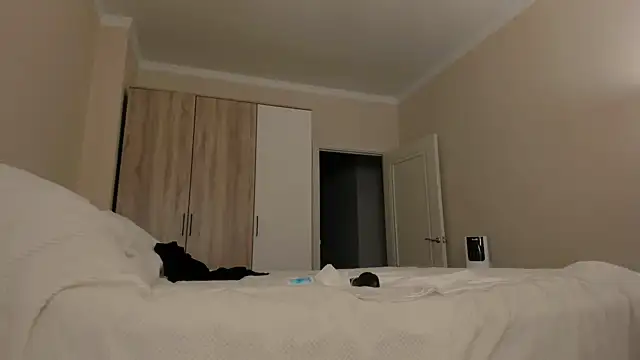 CharlotteWells online show from 03-15-25, 05:26