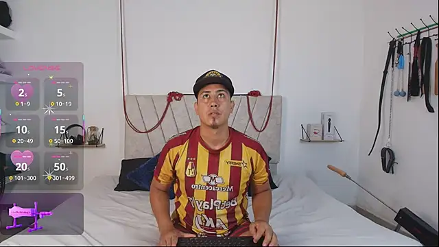 Liana Asaff online show from 12-16-25, 06:02