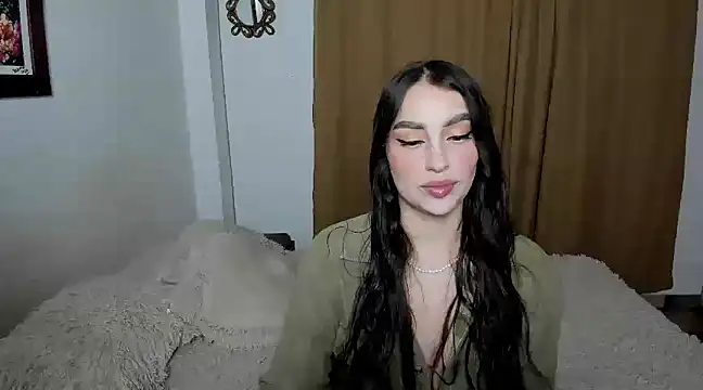 Snapshot of teseo_and_afroditha_ chatting on 03-14-25, 04:32 teseo and afroditha online show from 03-14-25, 04:32