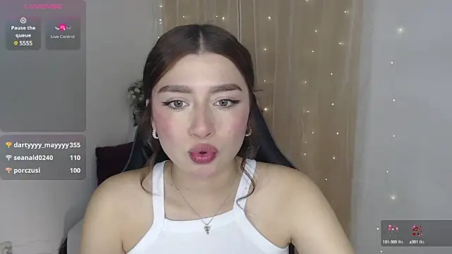 Snapshot of mily_thomson_b_ chatting on 01-17-25, 11:29 mily thomson b online show from 01-17-25, 11:29