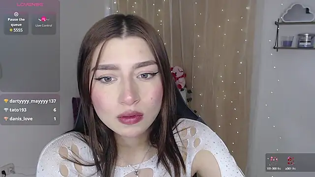 Snapshot of mily_thomson_b_ chatting on 01-21-25, 09:57 mily thomson b online show from 01-21-25, 09:57
