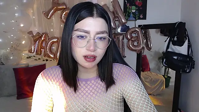 Snapshot of mily_thomson_b_ chatting on 09-12-25, 08:31 mily thomson b online show from 09-12-25, 08:31