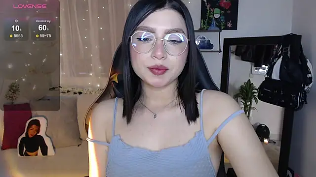 Snapshot of mily_thomson_b_ chatting on 09-17-25, 10:22 mily thomson b online show from 09-17-25, 10:22