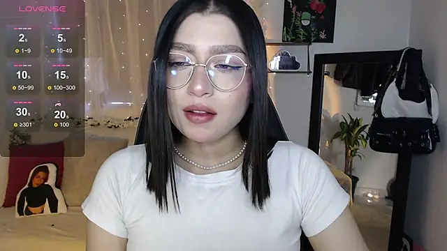 Snapshot of mily_thomson_b_ chatting on 09-27-25, 07:19 mily thomson b online show from 09-27-25, 07:19