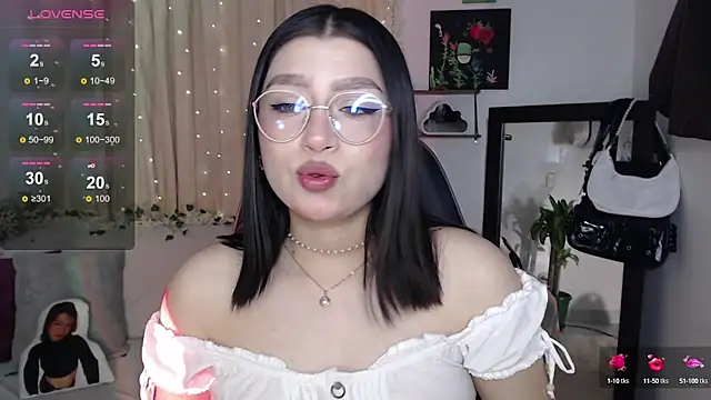 Snapshot of mily_thomson_b_ chatting on 10-08-25, 01:58 mily thomson b online show from 10-08-25, 01:58