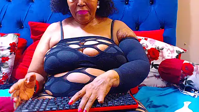 Snapshot of ebonycandy10 chatting on 10-26-25, 07:03 ebonycandy10 online show from 10-26-25, 07:03