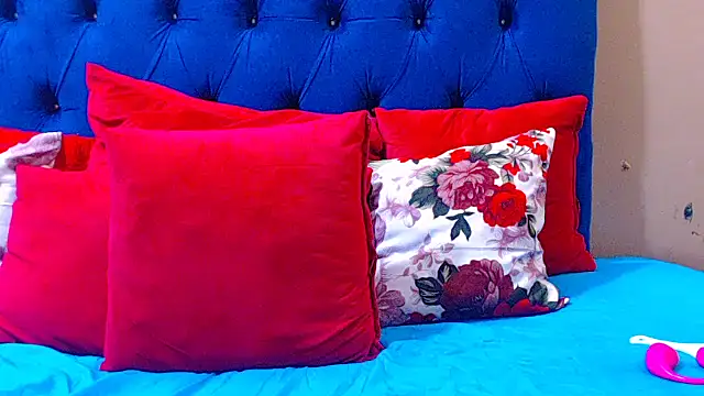 Snapshot of ebonycandy10 chatting on 11-09-25, 05:17 ebonycandy10 online show from 11-09-25, 05:17