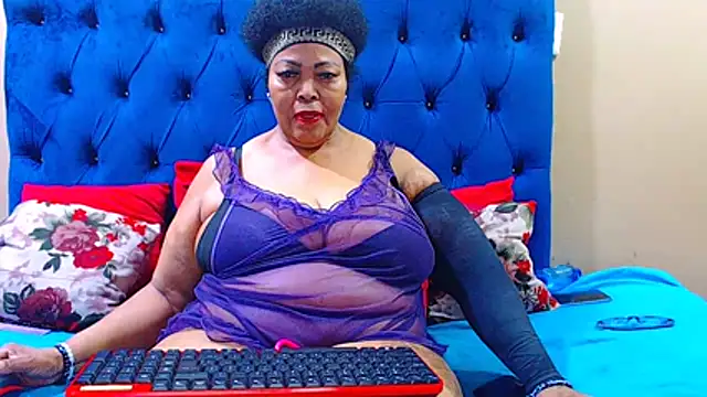 ebonycandy10 online show from 04-16-26, 08:04