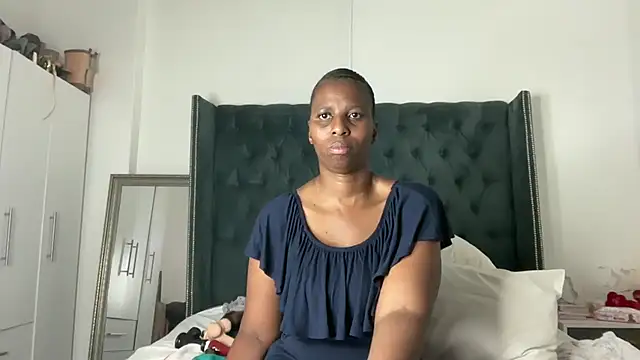 Snapshot of Kadibabe chatting on 03-10-25, 01:32 Kadibabe online show from 03-10-25, 01:32