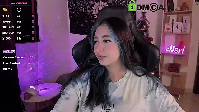 sweetcoralinee online show from 01-10-25, 12:38