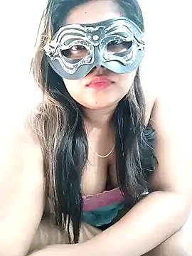 littlequeen77 online show from 03-15-25, 04:13