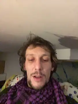 Flouflolutin online show from 11-25-25, 01:16