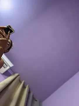 Snapshot of emiss_ chatting on 02-13-26, 03:30 emiss online show from 02-13-26, 03:30