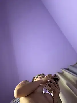 Snapshot of emiss_ chatting on 02-16-26, 04:14 emiss online show from 02-16-26, 04:14